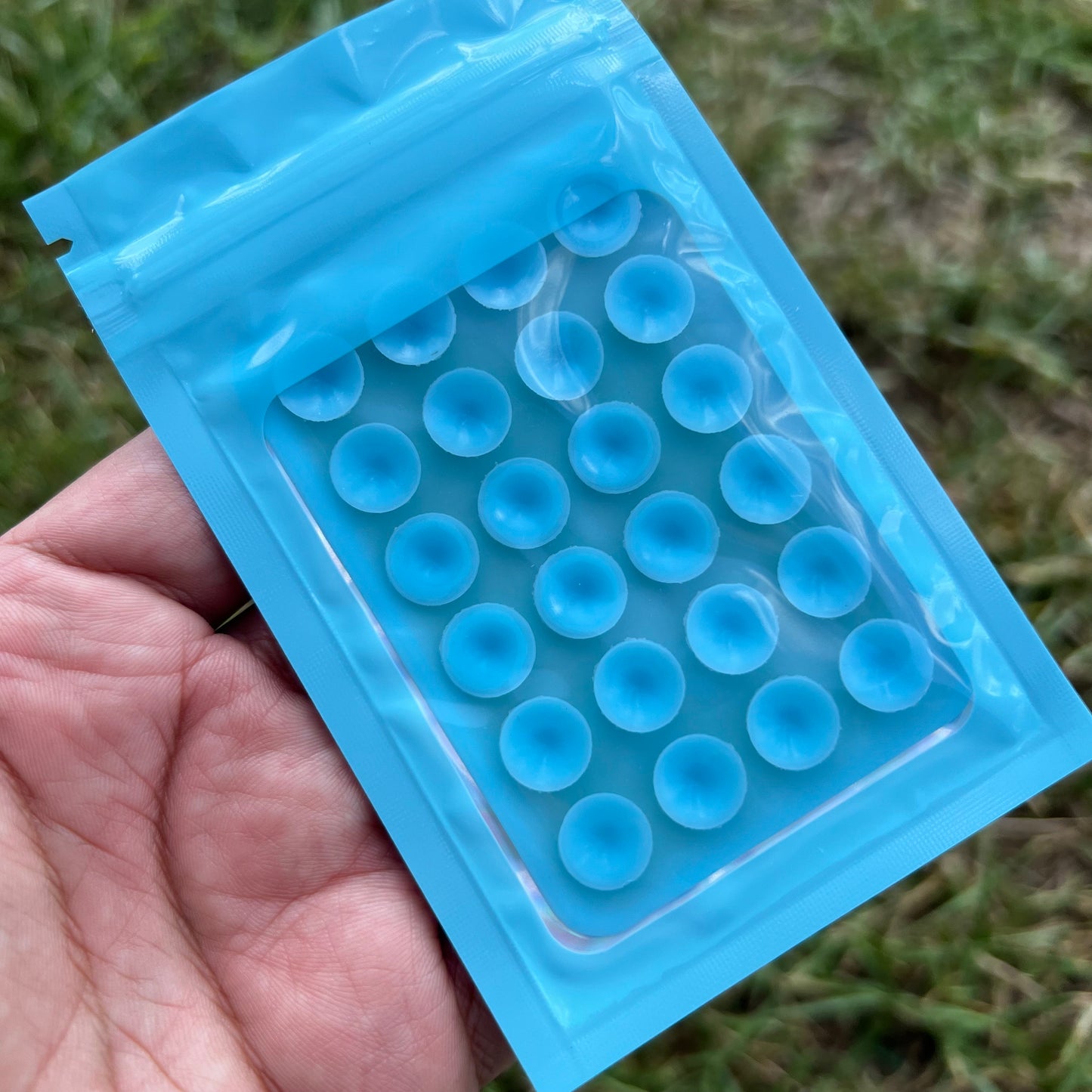 Suction grippers