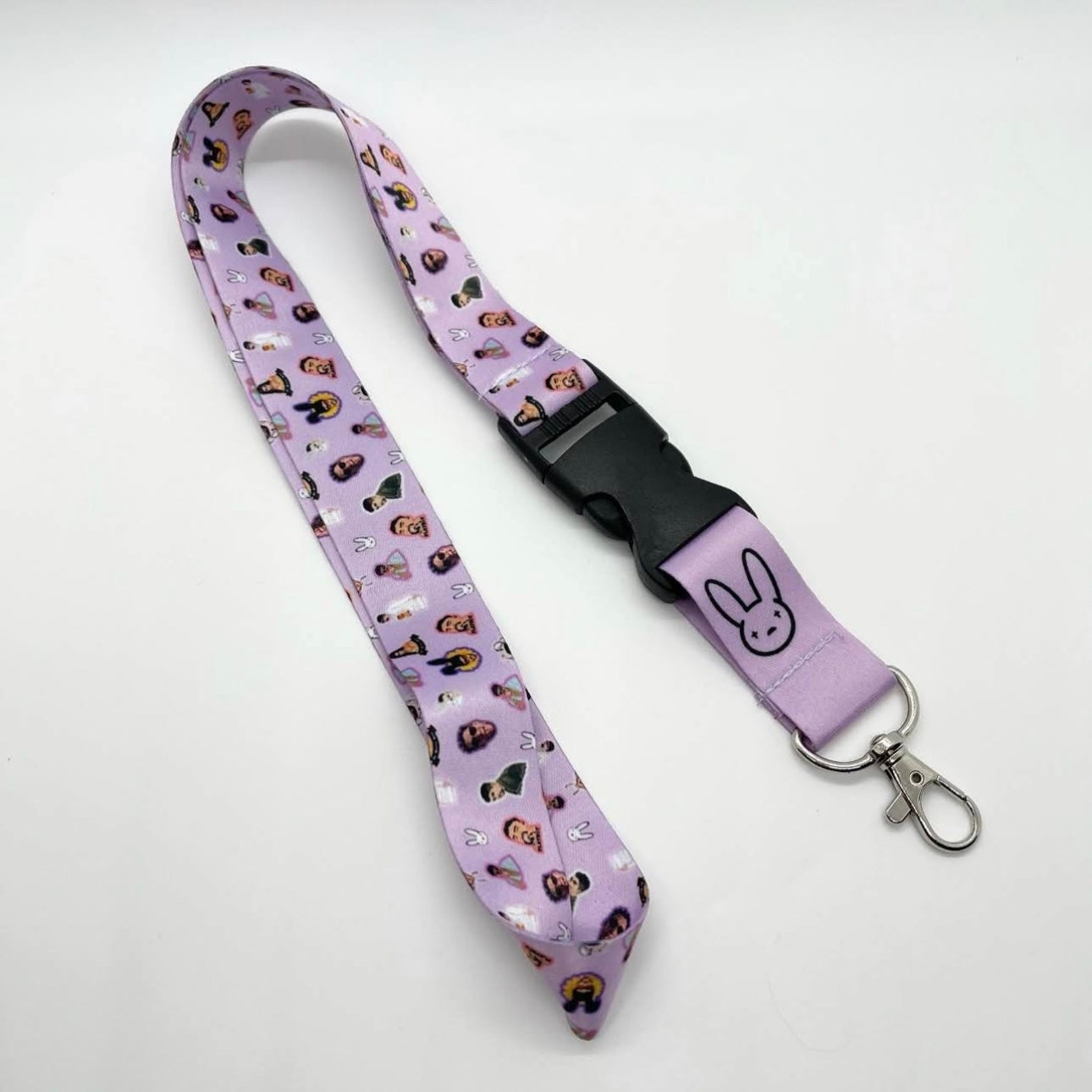 Benito pattern lanyard