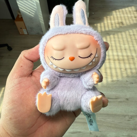 Zizi have a seat lafufu