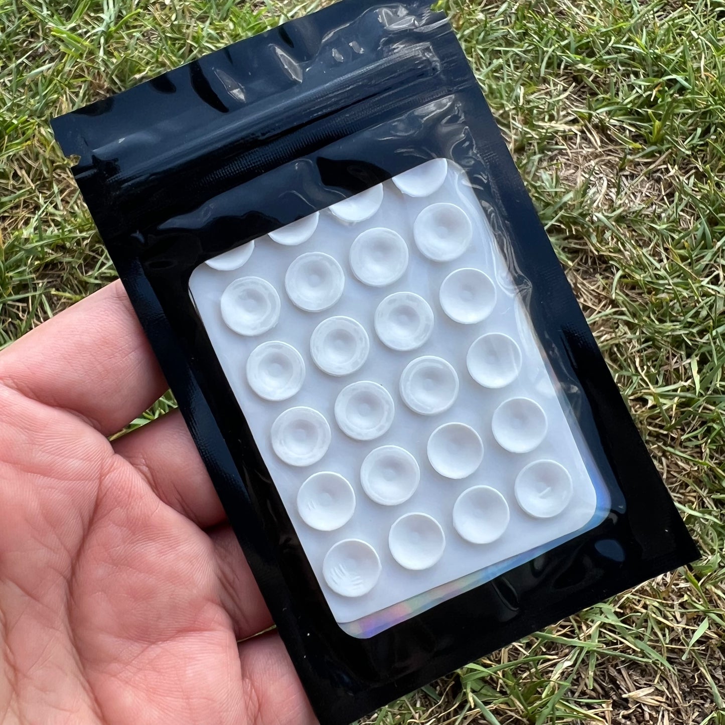 Suction grippers