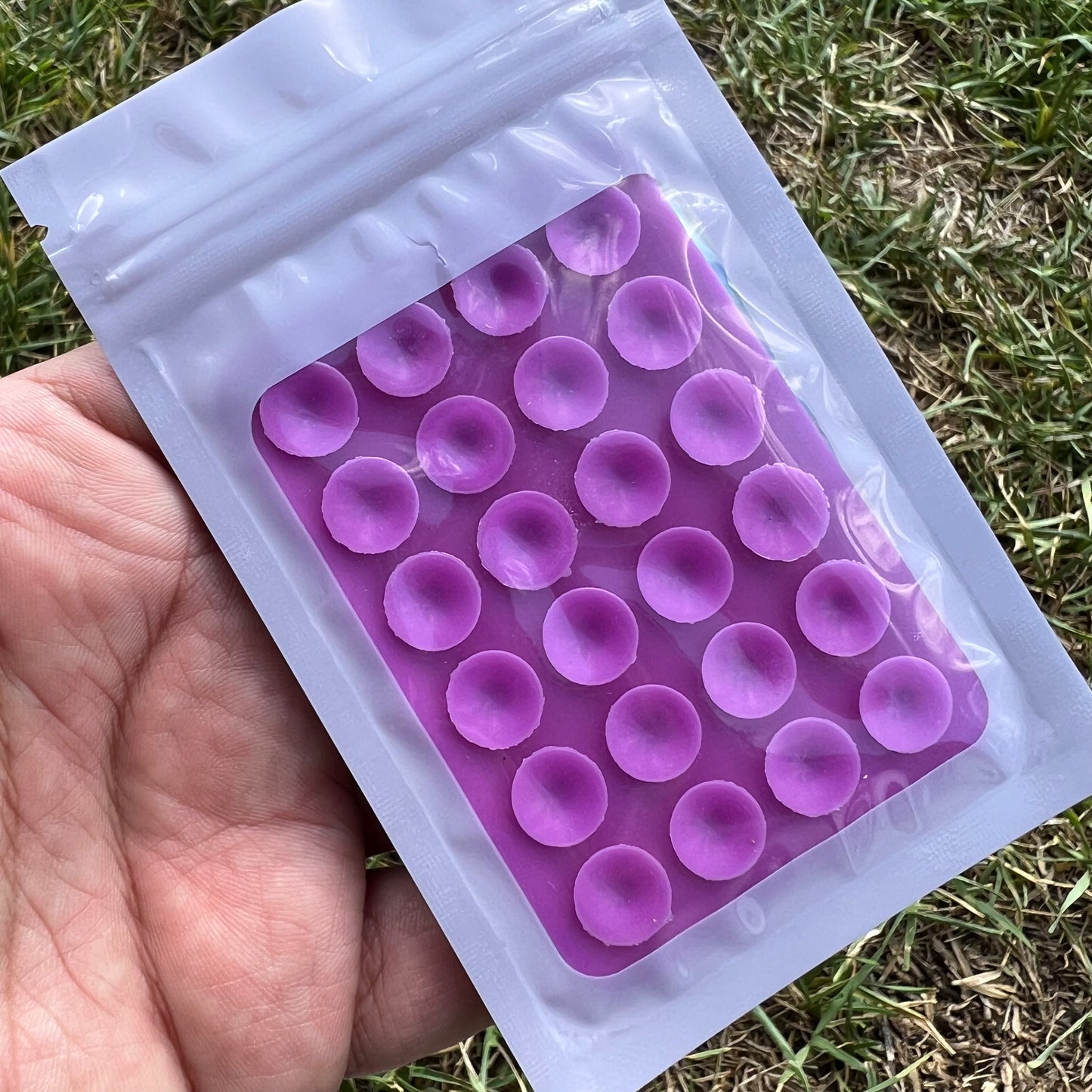 Suction grippers