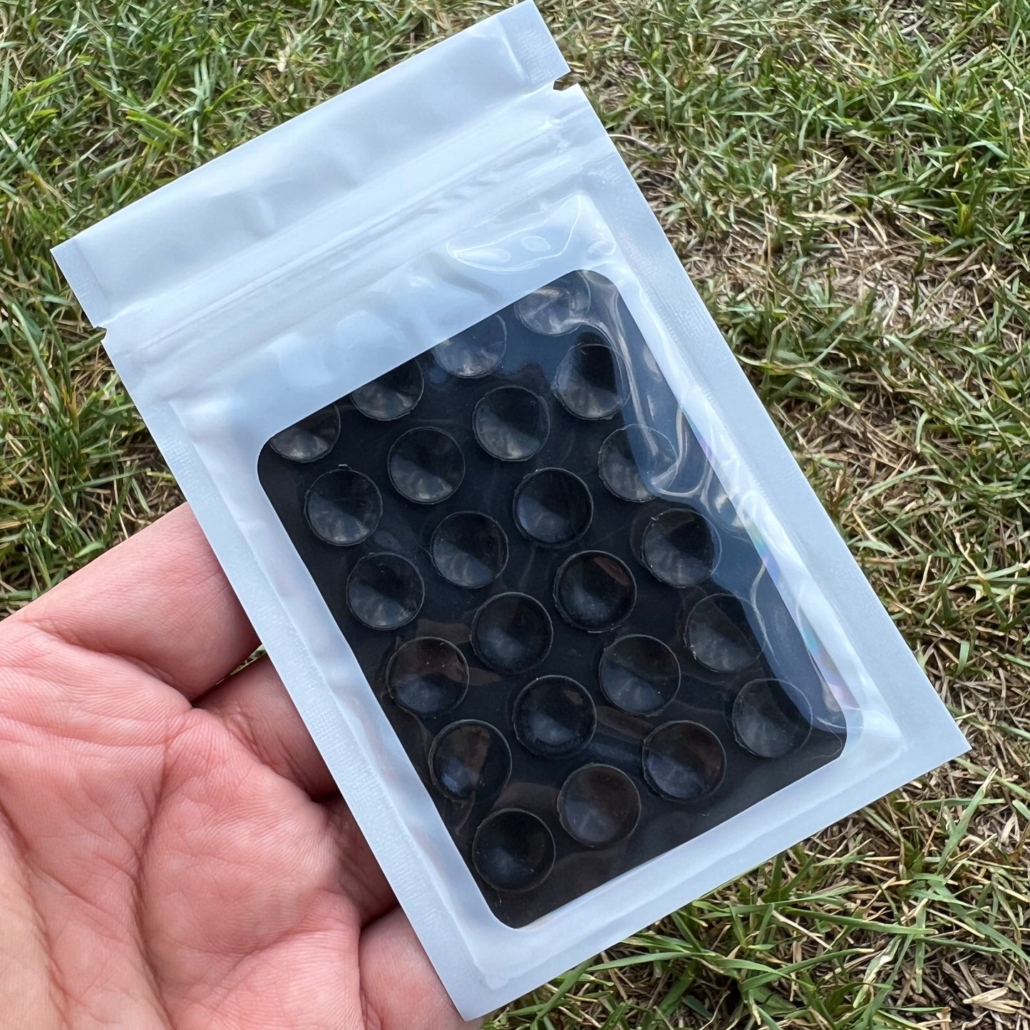 Suction grippers